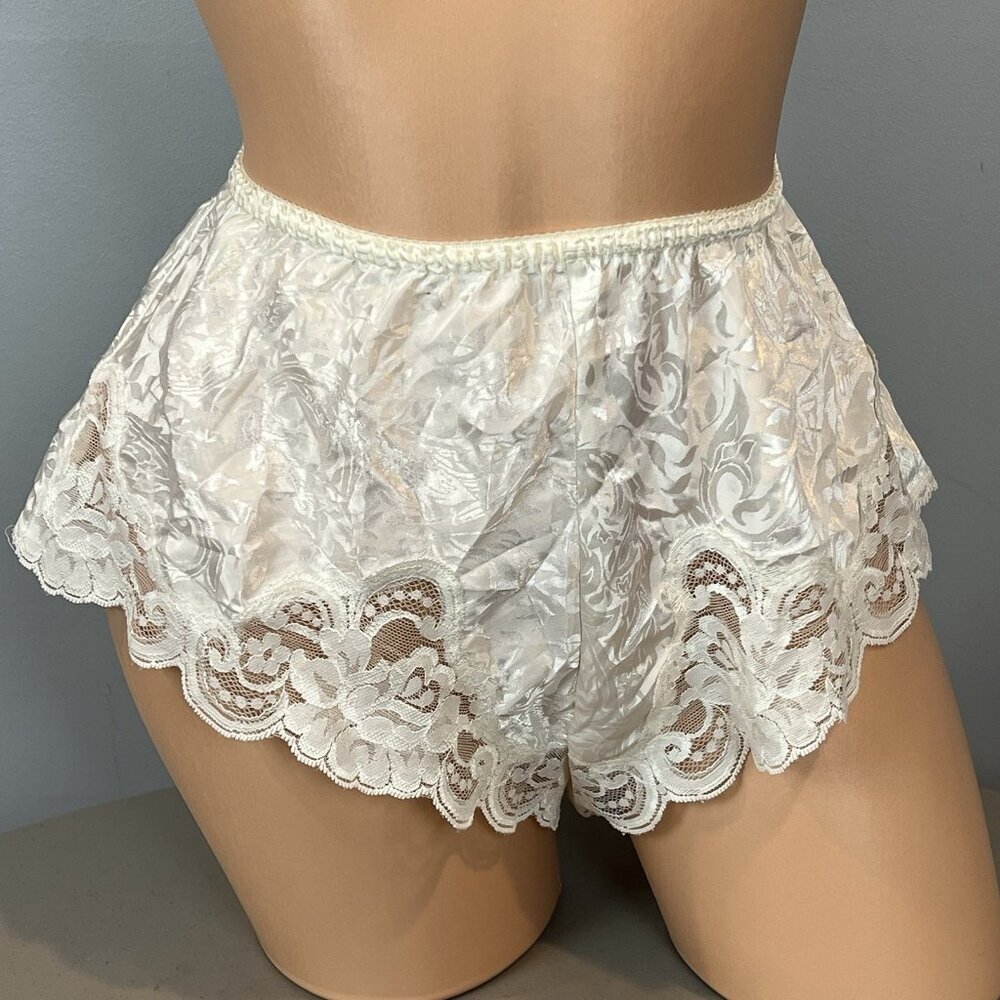 Satin Sleep Shorts Women Size Small Lucie Ann II Ivory Lace Sides Fluttery